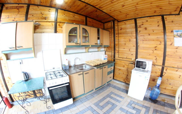 V Gostevom Dome ochag Living quarters