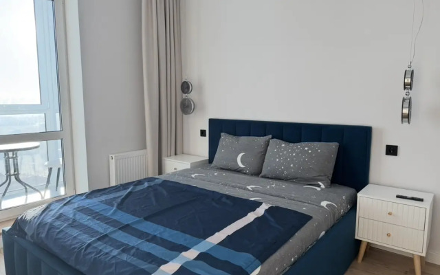 Central SkyView Flat