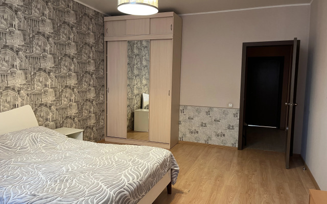V Oktyabryskom Flat