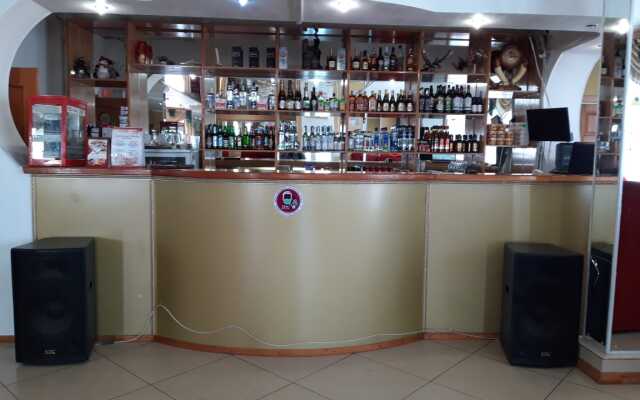 Pjat' zvezd na Naberezhnoj