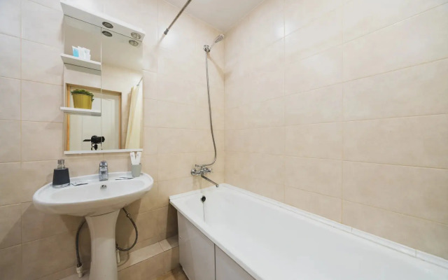 Chistyj Vzgljad na Alekseeva 23 rjadom s TRC Planeta Apartments