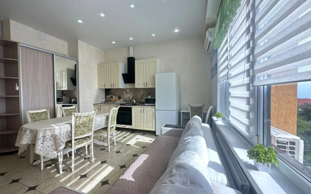 Sovremennaya Kvartira S Vidom Na More Flat 2