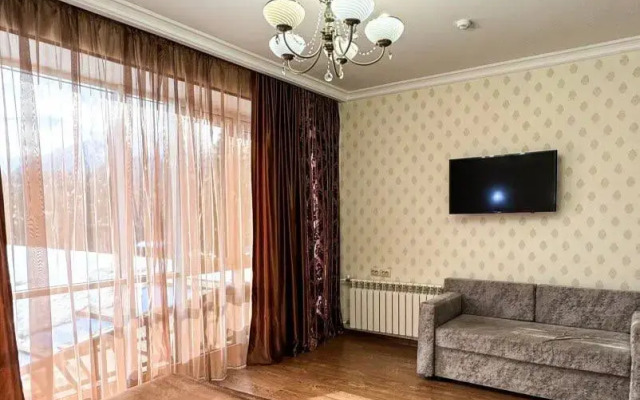Kavkaz Hotel