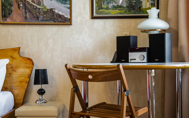 Svetlaya V Samom Tsentre Flat