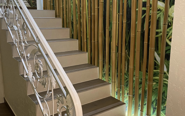 33 Tyulpana Guest house