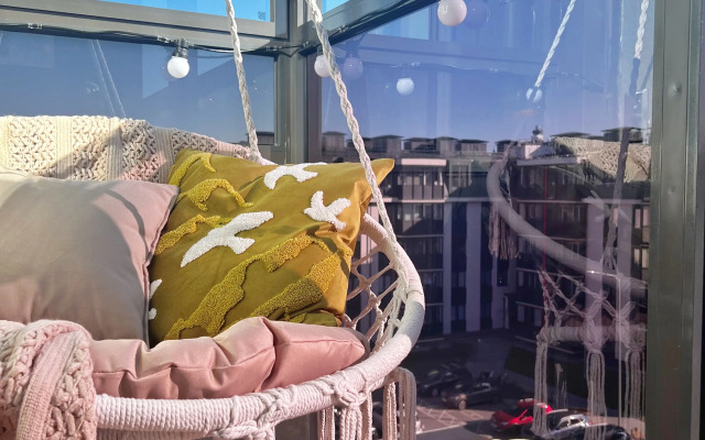 Uyutnaya Dvukhurovnevaya Na Arkhitektora Danini Flat