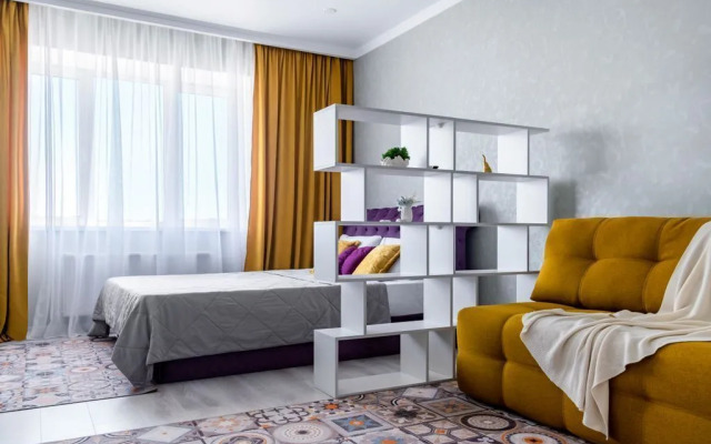 Na Pervomayskoy Ulitse 70 Flat