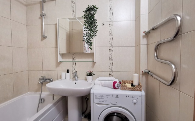 Uyutnye i Prostornye v Sovremennom Raione Apartaments