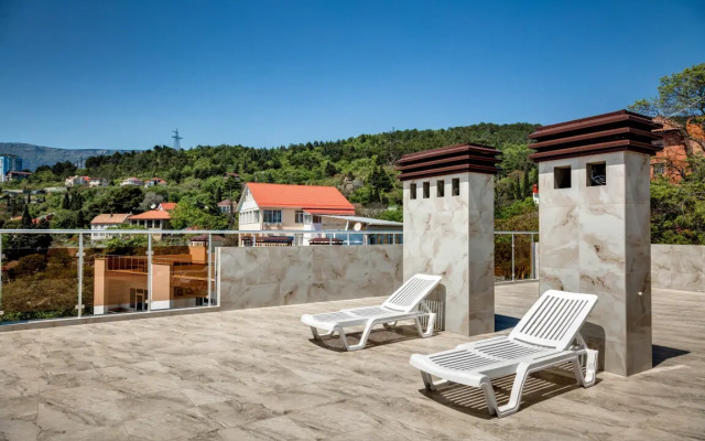 Apartments 6 Na Mira