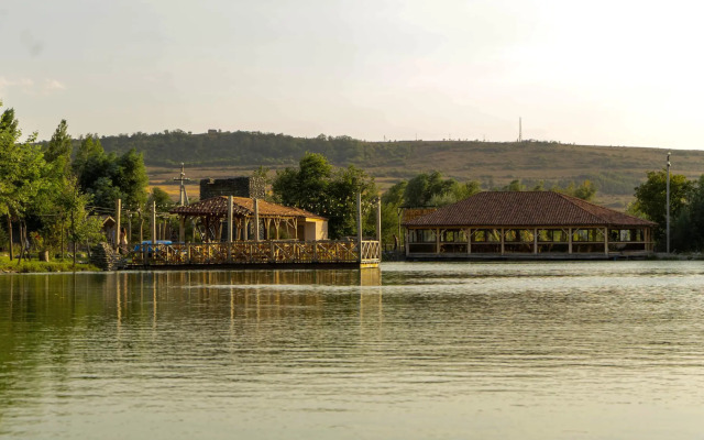 Курортный отель Ranch In Variani