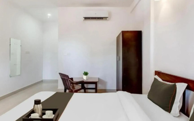 Отель Aqua Wave by YogiTree