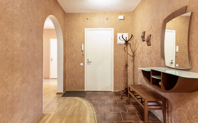 Prostornaya S Dvumya Spalnyami Flat