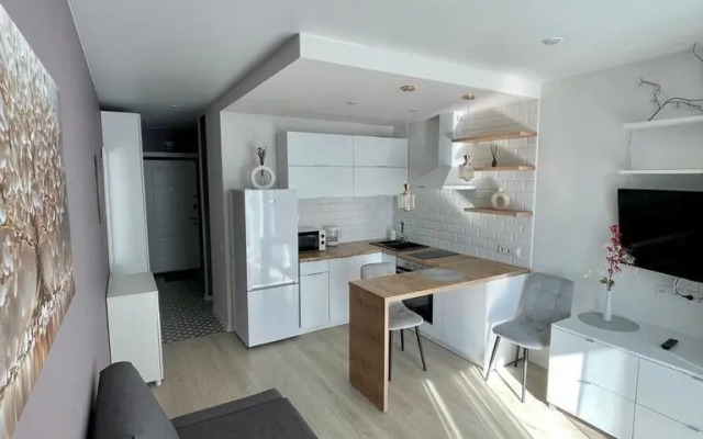 Na Bulvare Aleksandra Grina 2k1 Apartments