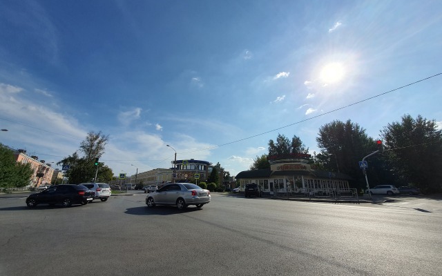 Prospekt Kalinina u ploschadi Oktyabrya flat