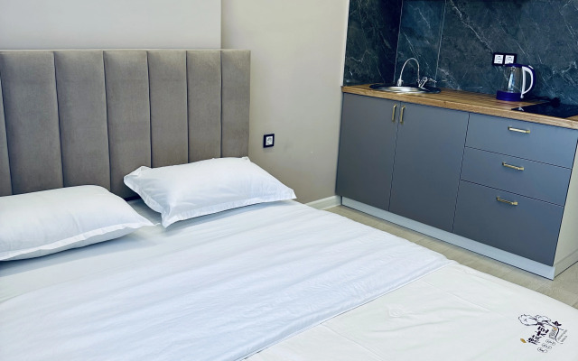 Aylin Apartments
