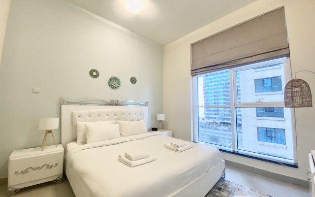 Spacious 1 Bed Marina Walk Dubai Marina Apartments