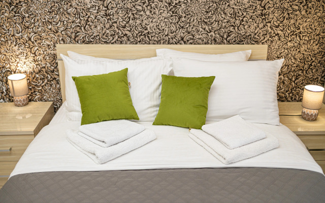 Квартира рядом с теннисным кортом и парком Сибирь House