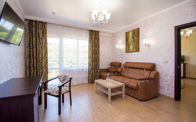Grand Noy Hotel