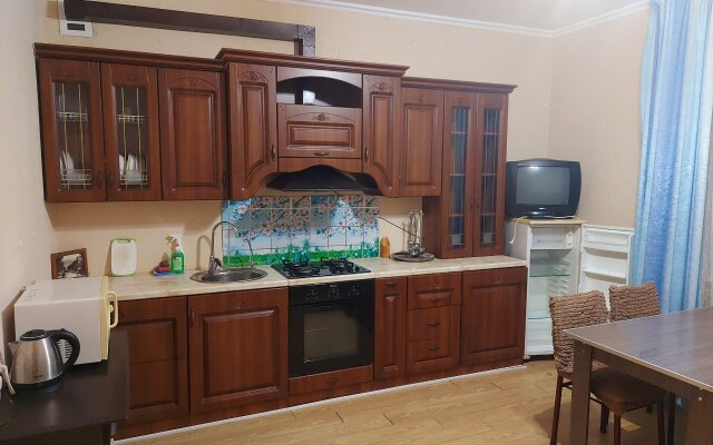 Uyut Guest House