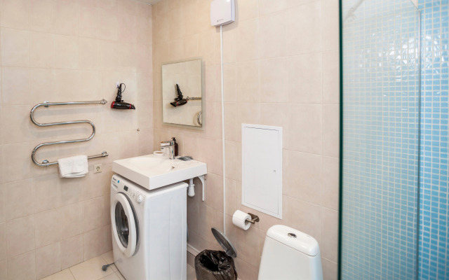 U Morya S Basseinom v ZhK Solnechnyij apt12 Apartment
