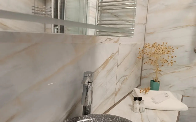 Vmestitelnaya Dvukhkomnatnaya S Vidom Na More Flat