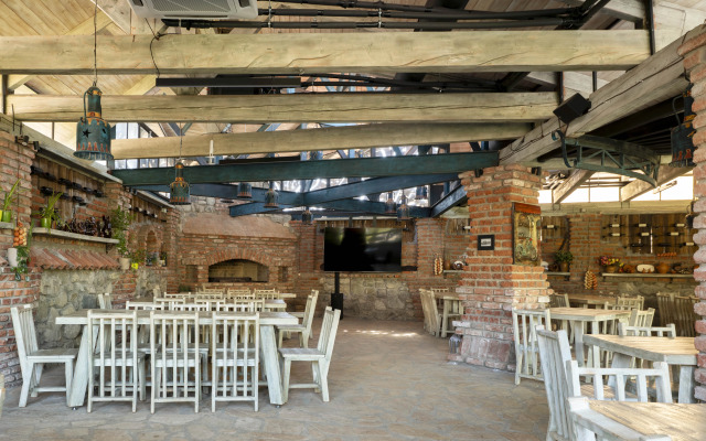 Курортный отель Mosavali