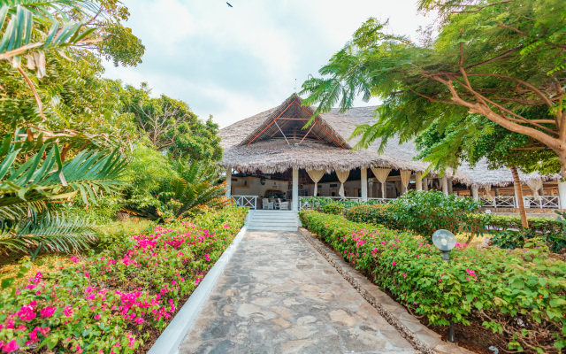 Twiga Beach Resort & Spa