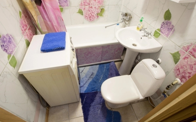 Na Parizhskoy Kommuny 23 Flat