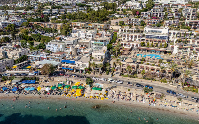 Mia Hill Suites Hotel