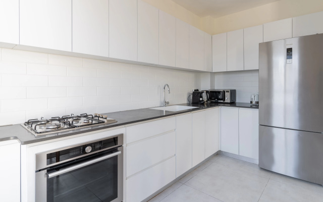 Blueground at Nahalat Bynamin  ID28 Apartments