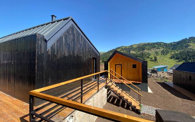 Peak Lodge Living Quarters