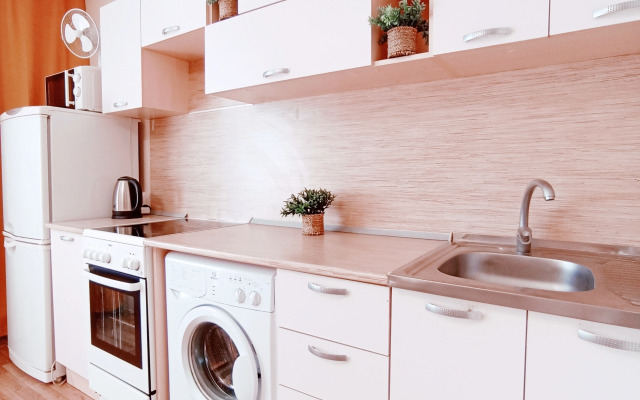 Na Ulitse Universitetskaya Naberezhnaya 60 Flat