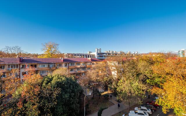 Квартира со спальней на одной из главных улиц Сочи