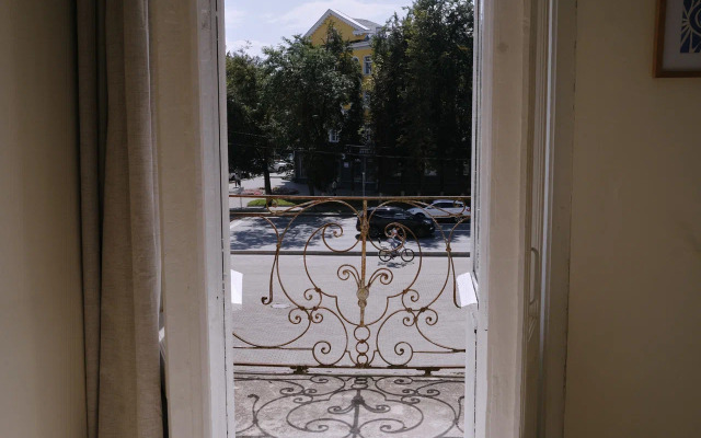 V Dokhodnom Dome Kerbera Flat