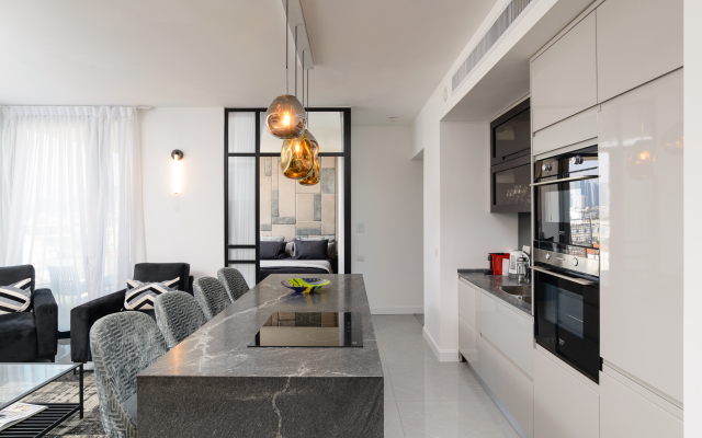 High End & City View by FeelHome