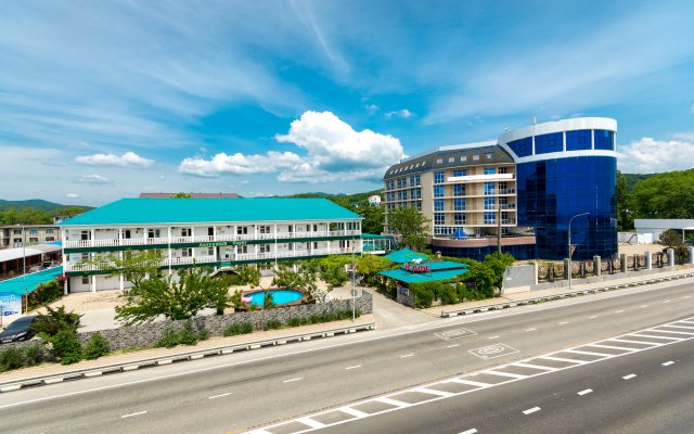 Crystal Apart Hotel
