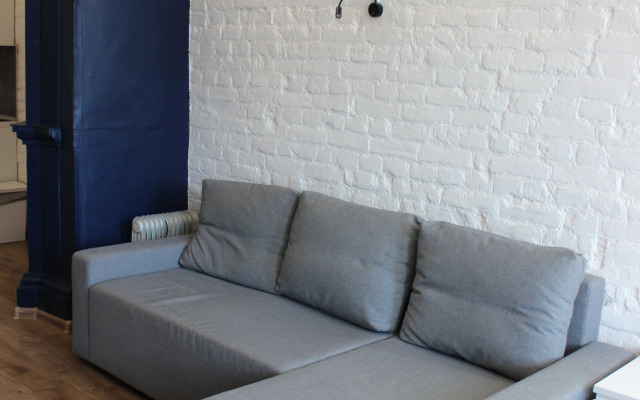 Studiya S Kaminom Nevskij 112 Apartments