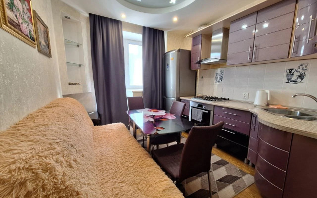 Komfortnaya 2 Komnatnaya V Tsentre Flat