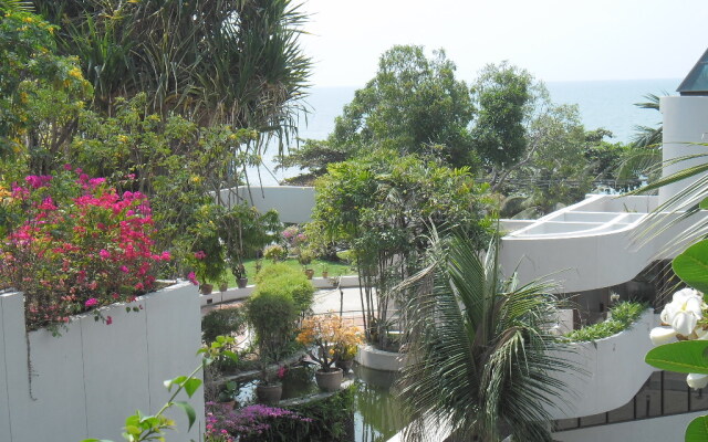 Апартаменты Jomtien Plaza Condotel