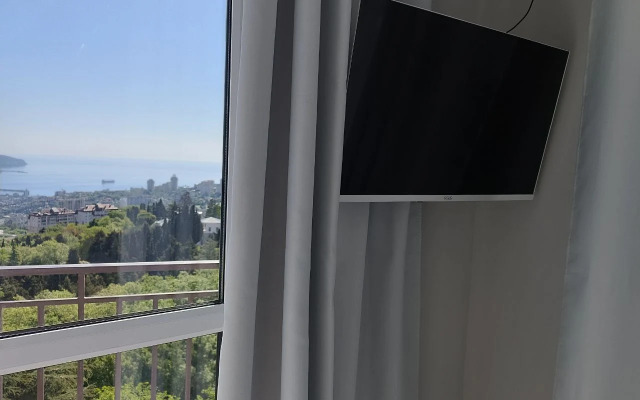 Dvukhkomnatnaya S Panoramnym Vidom Na Yaltinskuyu Bukhtu.Flat