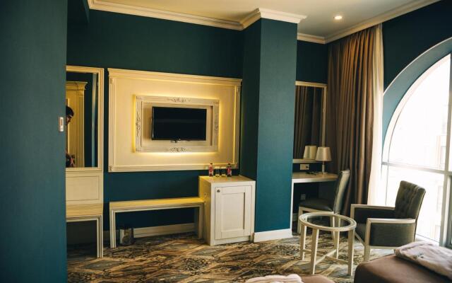 Hotel Emerald Suite