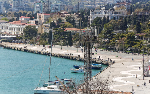 Yalta Plaza Apartments