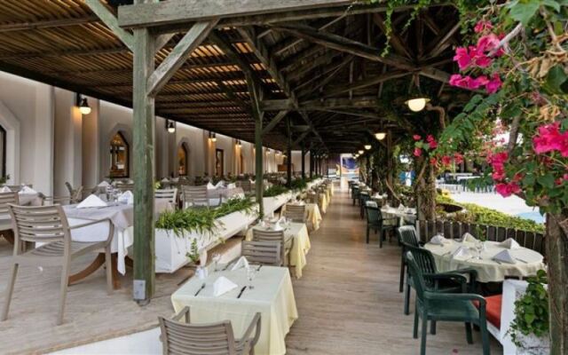 Ozkaymak Marina Hotel