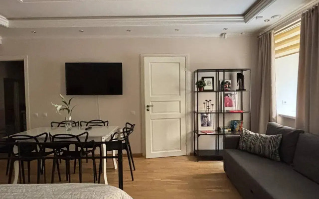 Квартира Пятикомнатные Апартаменты Город Рек в центре