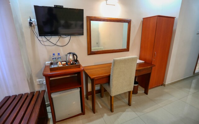 Lazaani Hotel Colombo