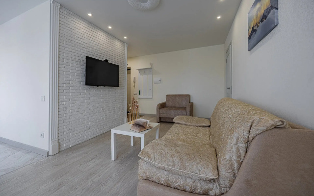 Sikarnye apartamenty na Bul'vare Pobedy