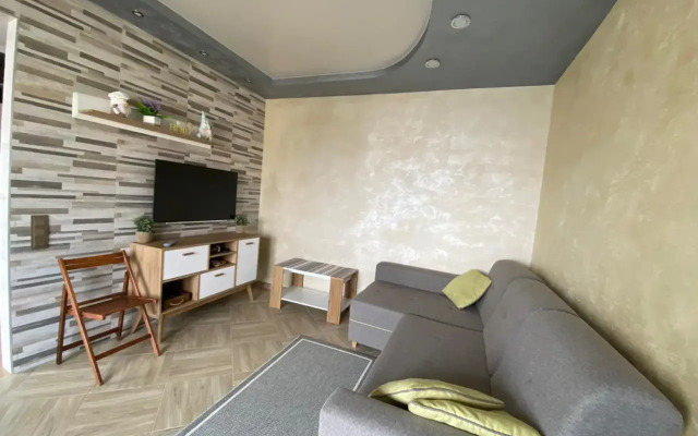 V Tsentre U Morya Apartments