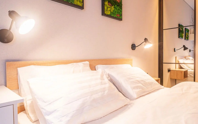 Uyutnaya Kvartira S Udobnym Raspolozheniem Flat