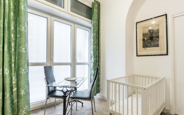 Navona Square Apartment