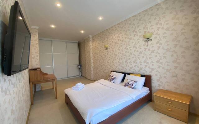 Апартаменты 3-комнатные HomeApart пр-т Независимости, 13